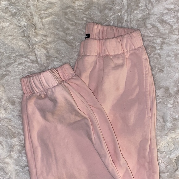 BRANDY MELVILLE ROSA SWEATPANTS - Picture 1 of 4